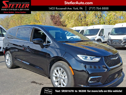 New 2025 Chrysler Pacifica Select