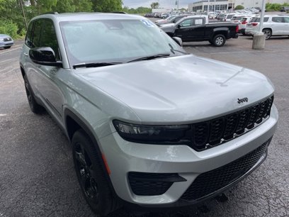 Used 2024 Jeep Grand Cherokee Altitude