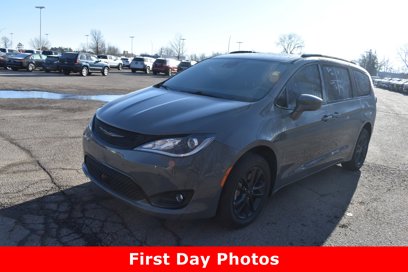 Used 2020 Chrysler Pacifica Touring-L w/ Advanced Safetytec Group