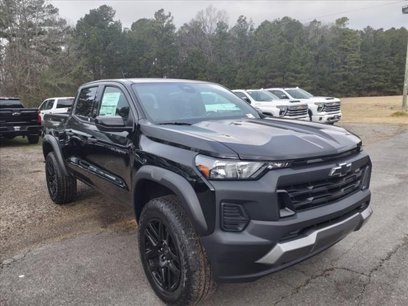 New 2025 Chevrolet Colorado Trail Boss w/ Midnight Edition