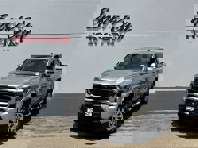 New 2025 Toyota Tacoma SR5