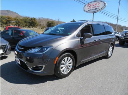 Used 2019 Chrysler Pacifica Touring-L