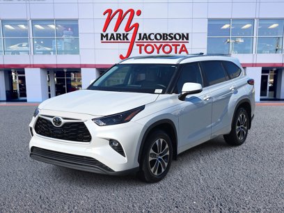 Used 2023 Toyota Highlander XLE