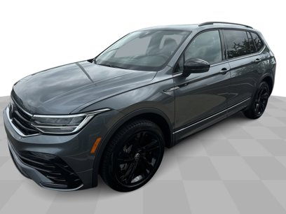 New 2024 Volkswagen Tiguan SE R-Line