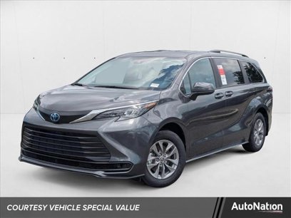 New 2025 Toyota Sienna LE