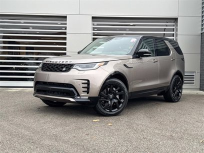 New 2025 Land Rover Discovery Dynamic SE