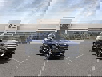 New 2024 Cadillac Lyriq Luxury