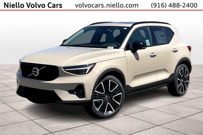 New 2025 Volvo XC40 B5 Ultra w/ Climate Package