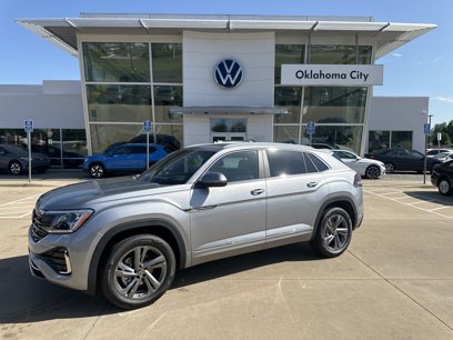 New 2024 Volkswagen Atlas Cross Sport SEL R-Line