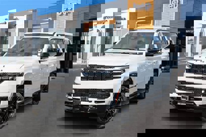 New 2025 Jeep Wagoneer L Series II w/ Convenience Group I