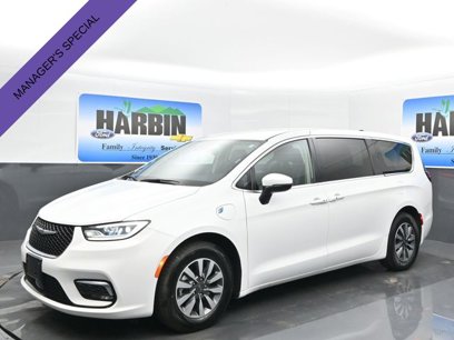 Used 2023 Chrysler Pacifica Touring-L