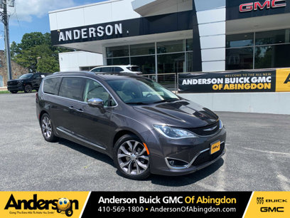 Used 2019 Chrysler Pacifica Limited w/ Tire & Wheel Group