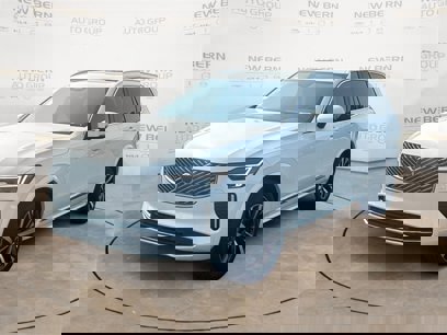 New 2025 Volvo XC90 B6 Core w/ Climate Package