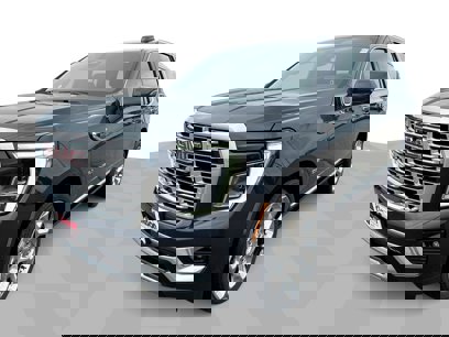 New 2025 GMC Yukon Denali w/ Sun & Power Step Package