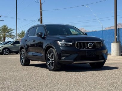 Used 2025 Volvo XC40 B5 Core