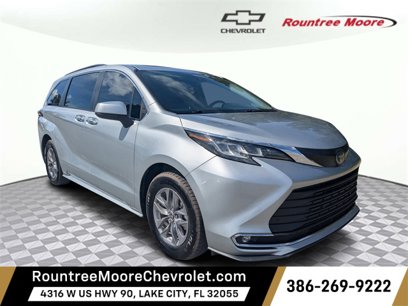 Used 2022 Toyota Sienna XLE