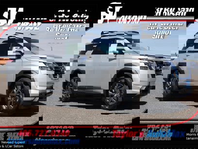 New 2025 Nissan Pathfinder SV w/ SV Premium Package