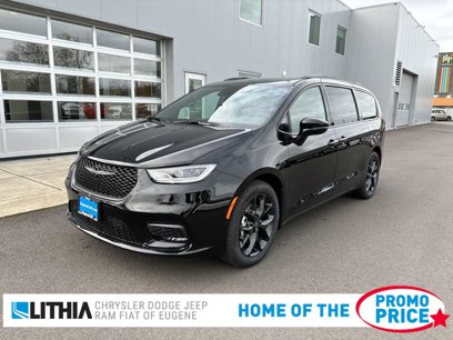 New 2025 Chrysler Pacifica Limited