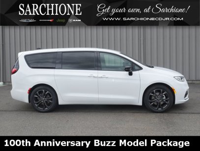 New 2026 Chrysler Pacifica Select