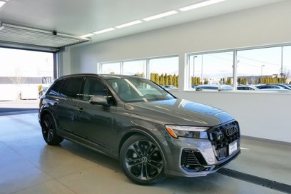 New 2025 Audi Q7 3.0T Prestige