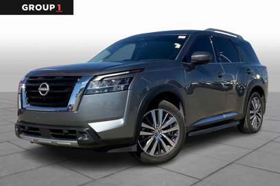 Used 2022 Nissan Pathfinder Platinum w/ Cargo Package