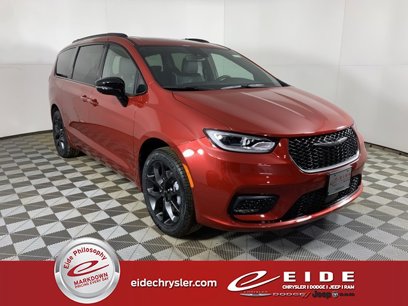 New 2025 Chrysler Pacifica Limited