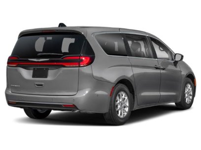 New 2025 Chrysler Pacifica Select