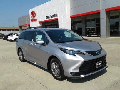New 2025 Toyota Sienna XLE