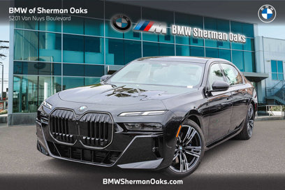 New 2025 BMW 760i xDrive w/ Premium Package