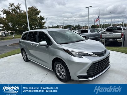Certified 2025 Toyota Sienna LE