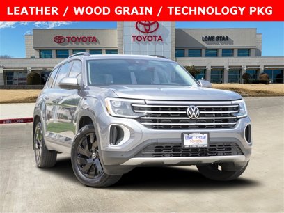 Used 2024 Volkswagen Atlas SE w/ Black Wheel Package
