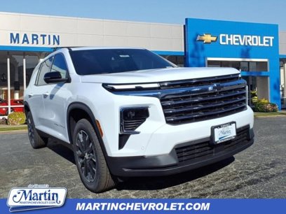 New 2025 Chevrolet Traverse LT w/ Enhanced Driving Package