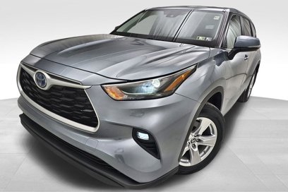 Used 2023 Toyota Highlander LE