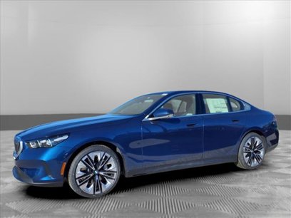 New 2025 BMW 530i xDrive w/ Premium Package