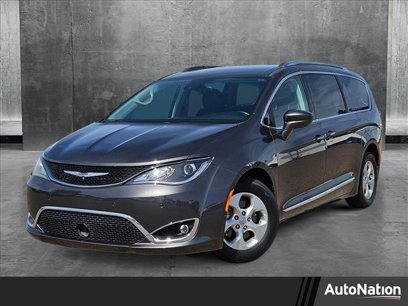 Used 2017 Chrysler Pacifica Touring-L Plus w/ Advanced Safetytec Group