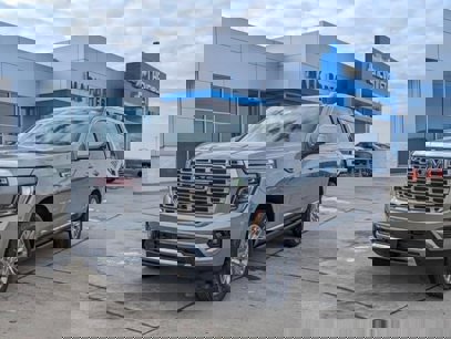 New 2025 GMC Yukon XL Denali w/ Sun & Power Step Package