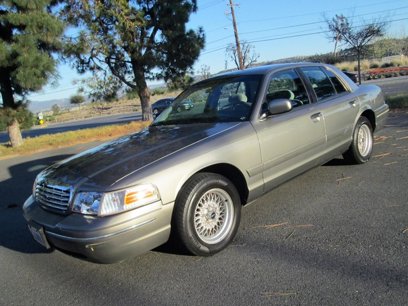 Used 2000 Ford Crown Victoria LX