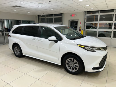 Used 2022 Toyota Sienna LE