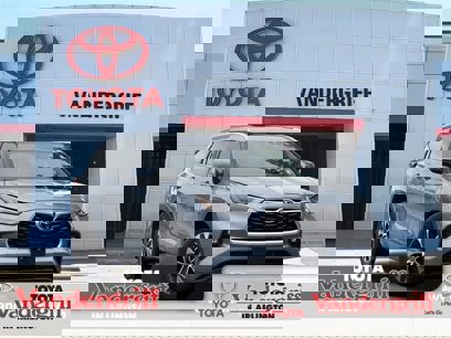 Used 2023 Toyota Highlander XLE