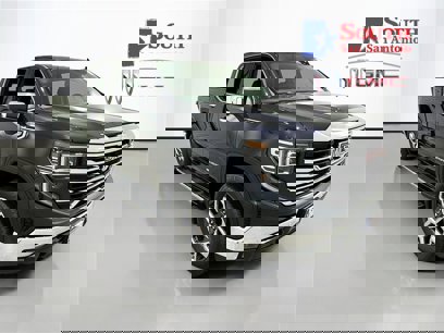 New 2025 GMC Sierra 1500 SLT