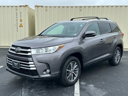 Used 2019 Toyota Highlander SE