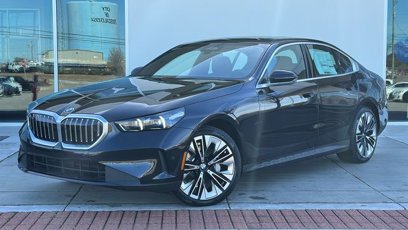New 2025 BMW 530i w/ Premium Package