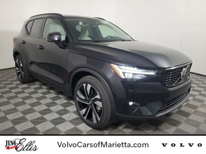 New 2025 Volvo XC40 B5 Ultra w/ Climate Package