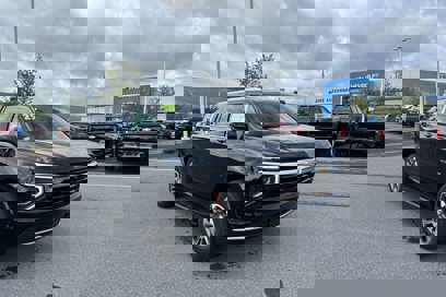 New 2025 Chevrolet Suburban LS