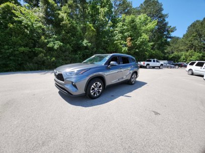 Used 2022 Toyota Highlander XLE