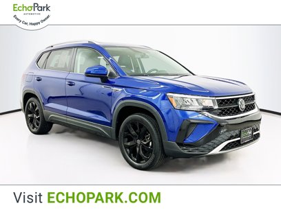 Used 2022 Volkswagen Taos SE w/ Panoramic Sunroof Package