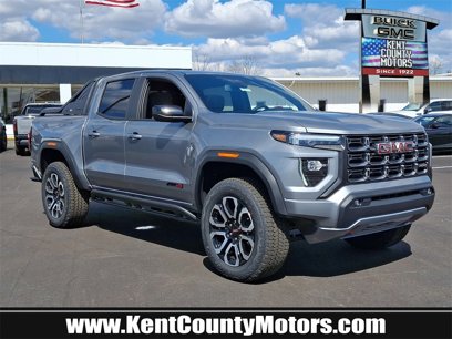 New 2025 GMC Canyon AT4 w/ Nightfall Edition