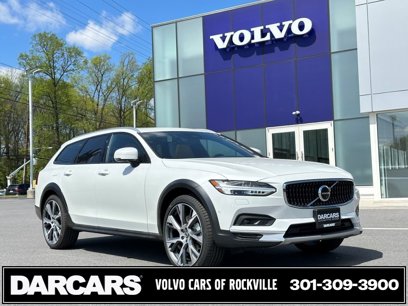 New 2025 Volvo V90 B6 Cross Country Ultra w/ Climate Package