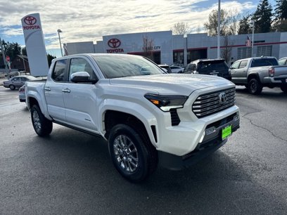 New 2024 Toyota Tacoma SR5