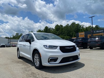 Certified 2024 Chrysler Pacifica Touring-L